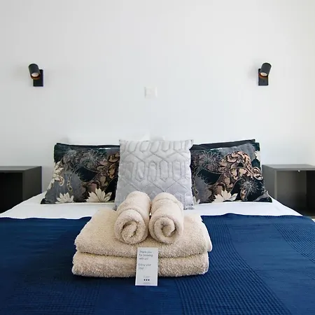 Phaedrus Living: Seaside Luxury Flat Lighthouse 62 *