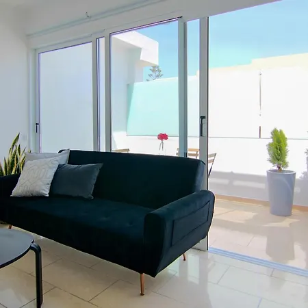 Phaedrus Living: Seaside Luxury Flat Lighthouse 62 * بافوس