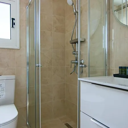 아파트 Phaedrus Living: Seaside Luxury Flat Lighthouse 62 파포스