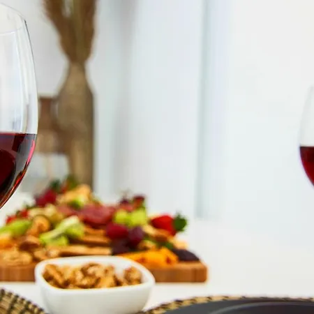 Phaedrus Living: Seaside Luxury Flat Lighthouse 62